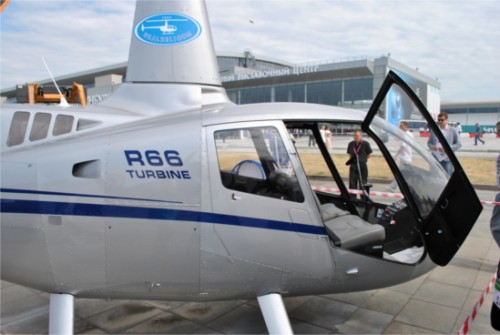 Пятиместный вертолет Robinson R66.